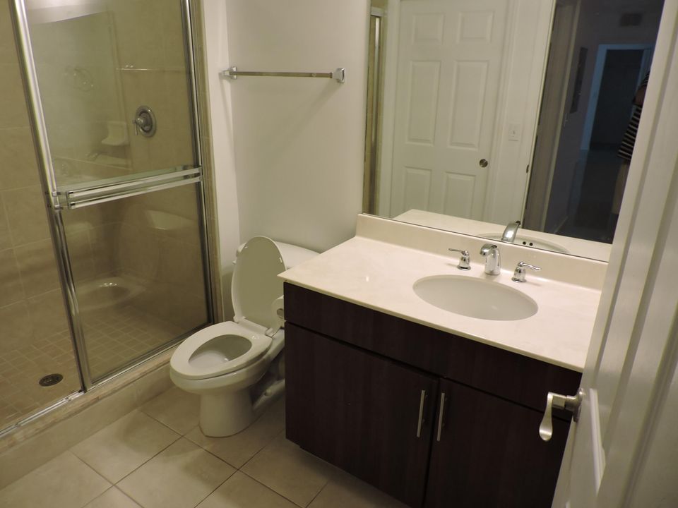 For Rent: $2,500 (2 beds, 2 baths, 1064 Square Feet)