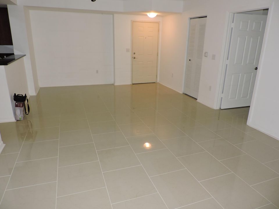 For Rent: $2,500 (2 beds, 2 baths, 1064 Square Feet)