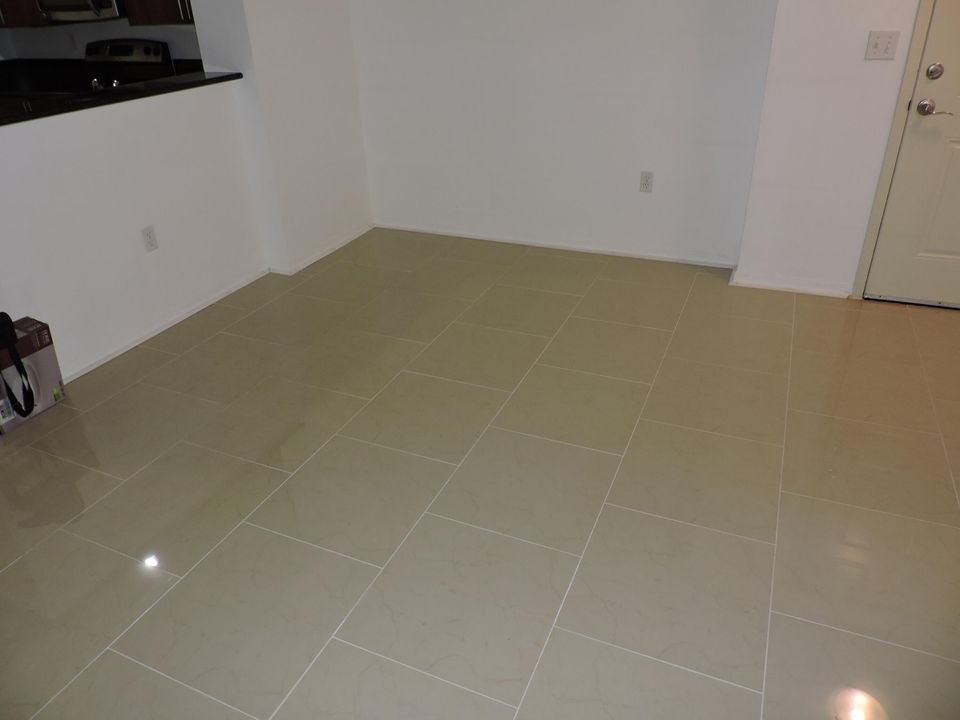 For Rent: $2,500 (2 beds, 2 baths, 1064 Square Feet)