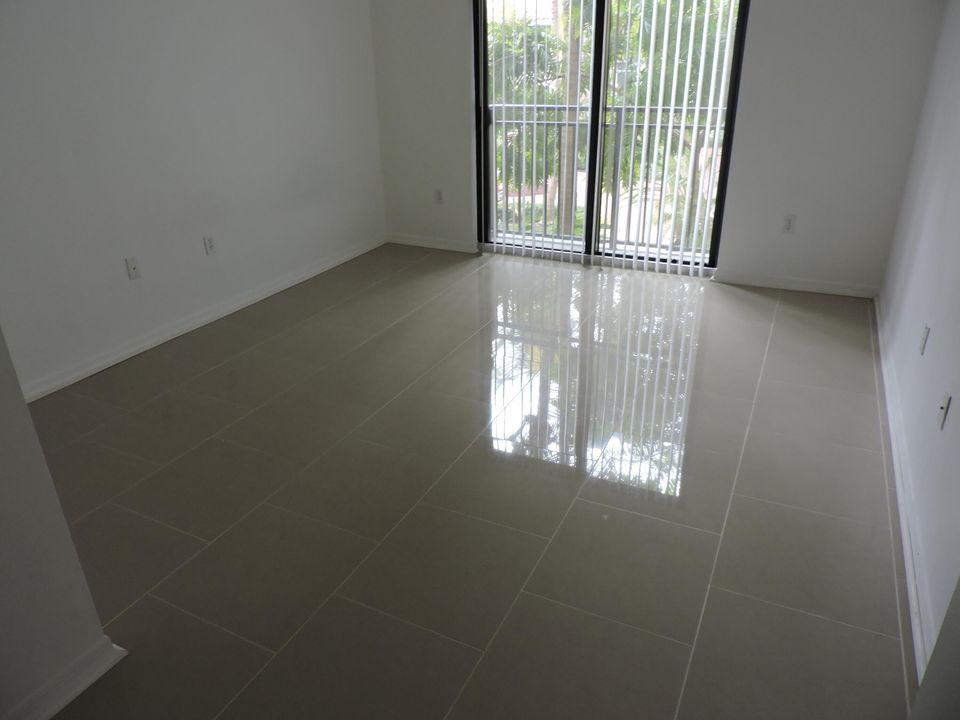 For Rent: $2,500 (2 beds, 2 baths, 1064 Square Feet)