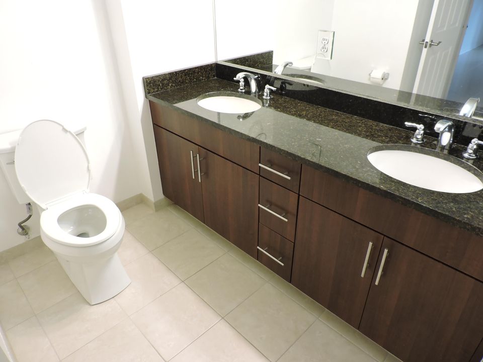 For Rent: $2,500 (2 beds, 2 baths, 1064 Square Feet)