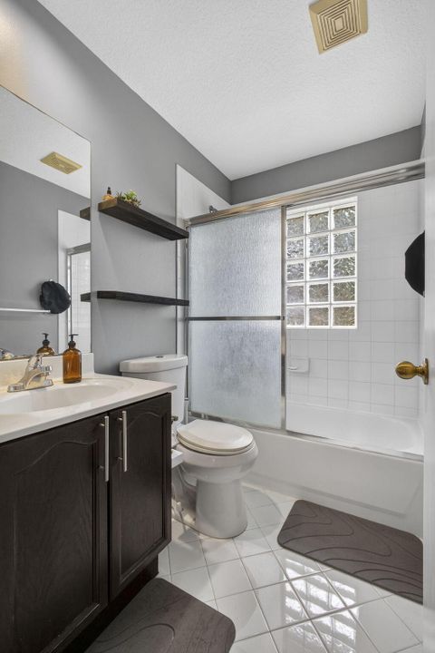 На продажу: $470,000 (3 спален, 2 ванн, 1674 Квадратных фут)