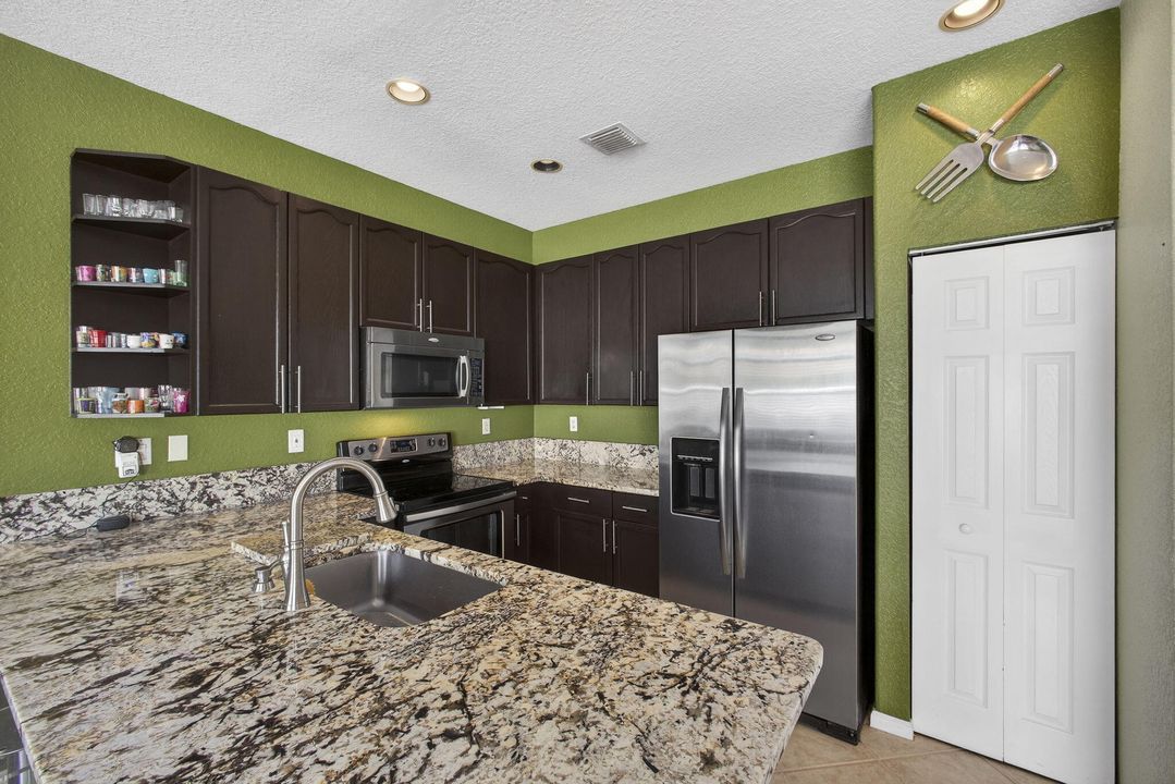 На продажу: $470,000 (3 спален, 2 ванн, 1674 Квадратных фут)