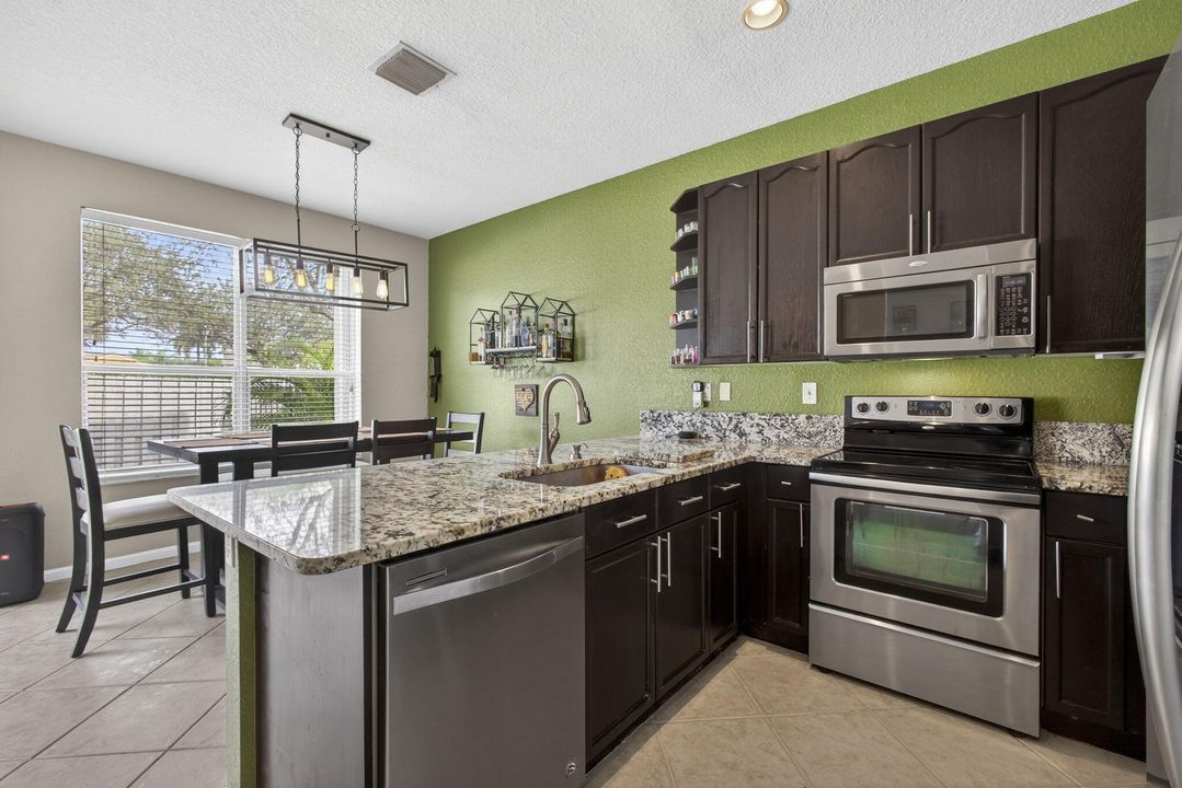 На продажу: $470,000 (3 спален, 2 ванн, 1674 Квадратных фут)