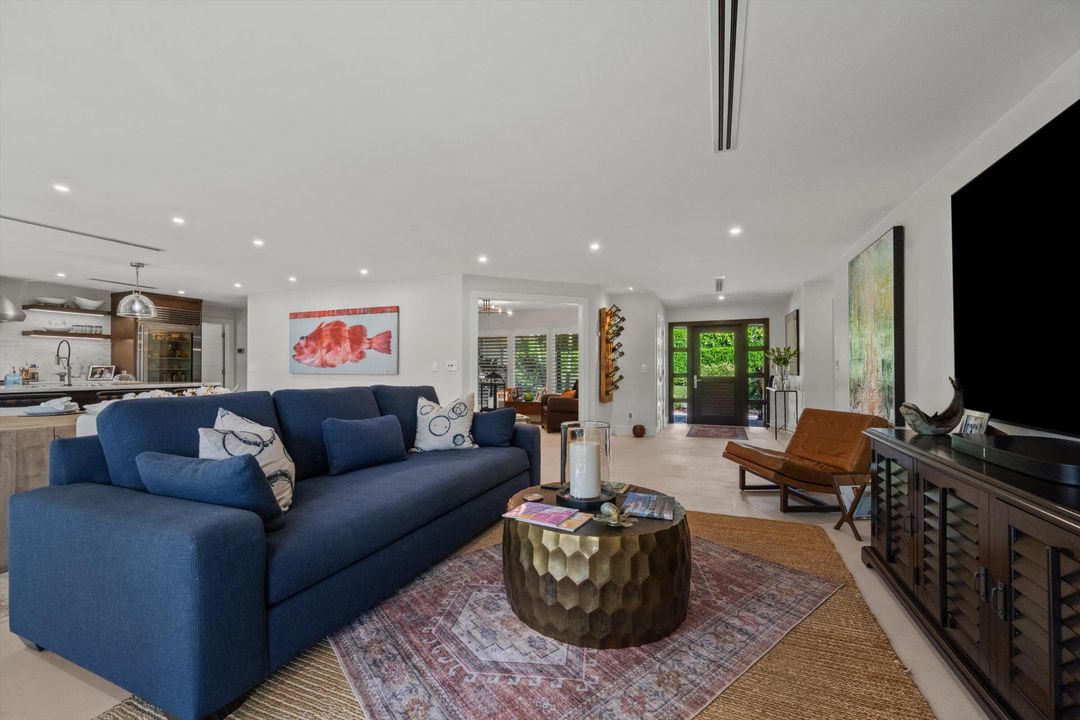 На продажу: $3,975,000 (3 спален, 2 ванн, 2101 Квадратных фут)