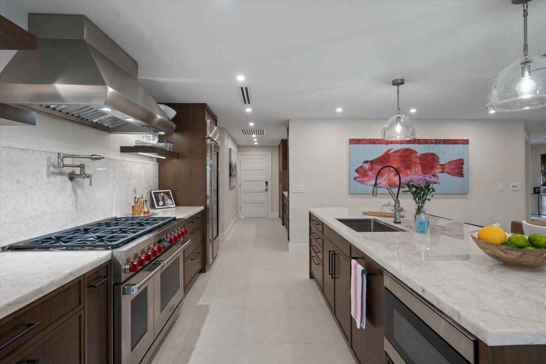 На продажу: $3,975,000 (3 спален, 2 ванн, 2101 Квадратных фут)