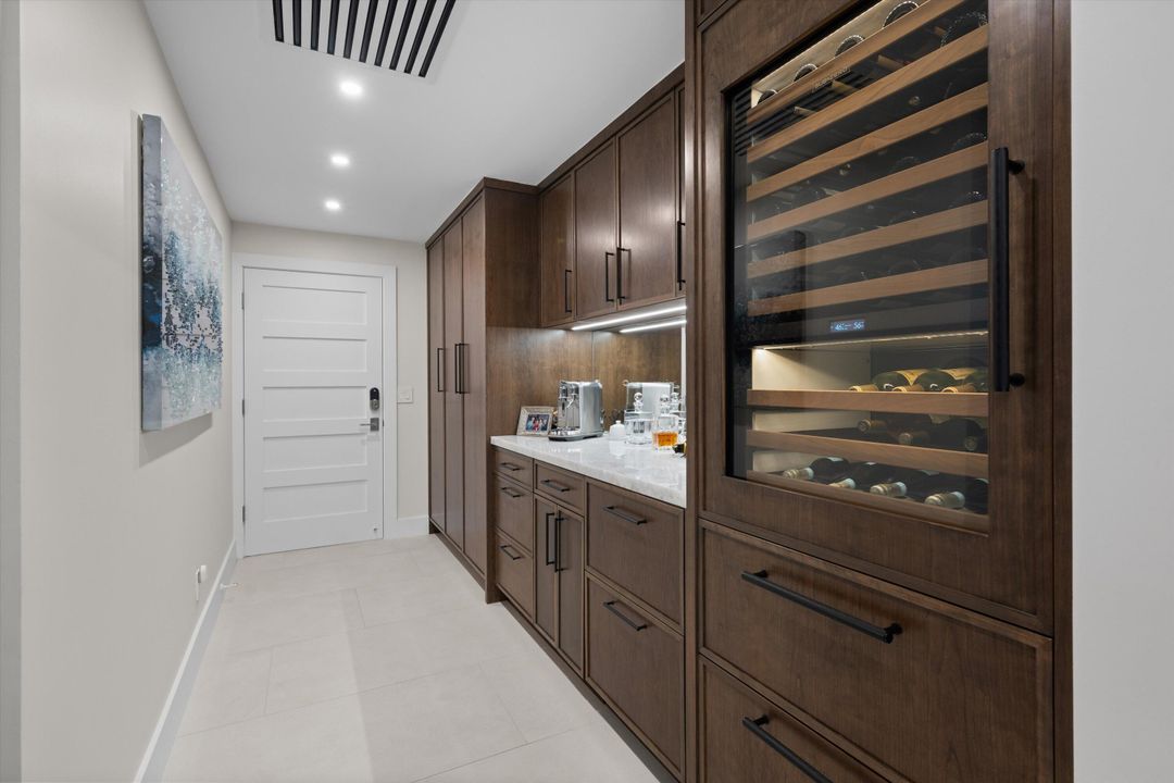 На продажу: $3,975,000 (3 спален, 2 ванн, 2101 Квадратных фут)