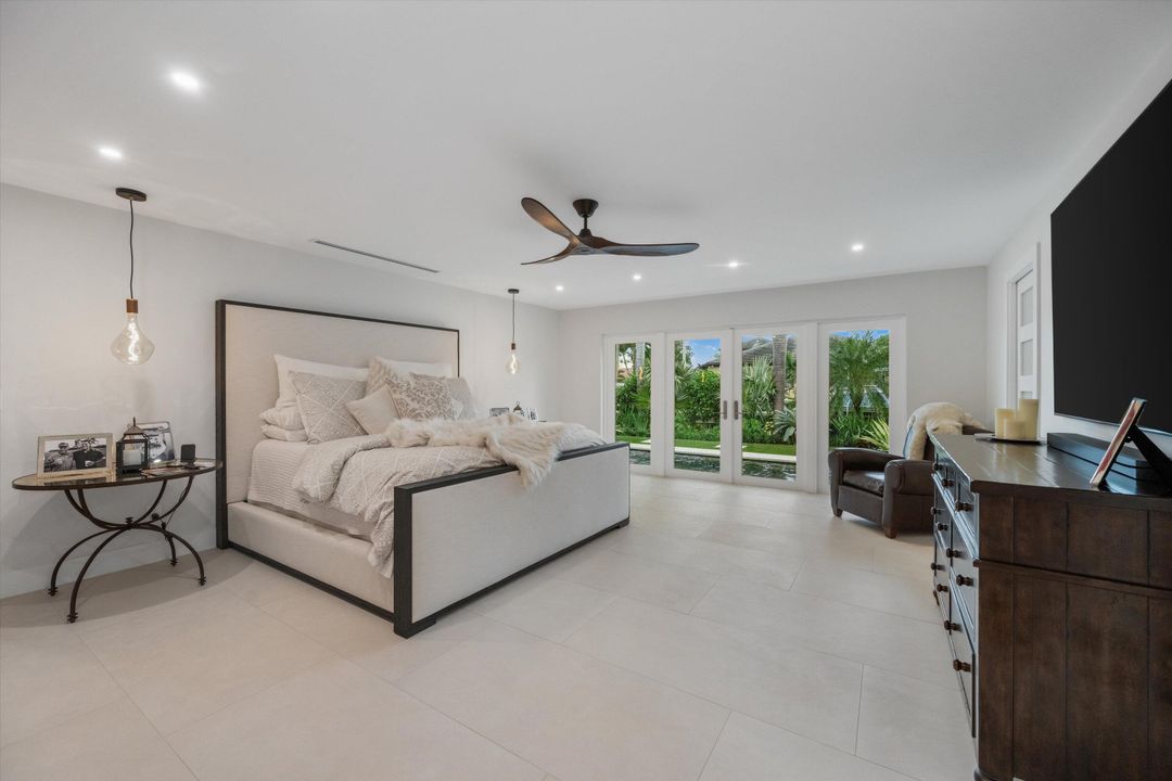 На продажу: $3,975,000 (3 спален, 2 ванн, 2101 Квадратных фут)