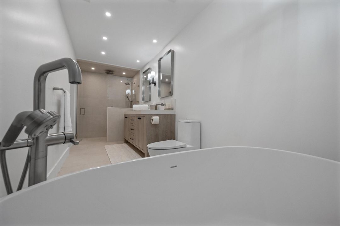 На продажу: $3,975,000 (3 спален, 2 ванн, 2101 Квадратных фут)