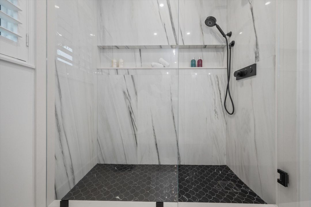 На продажу: $3,975,000 (3 спален, 2 ванн, 2101 Квадратных фут)