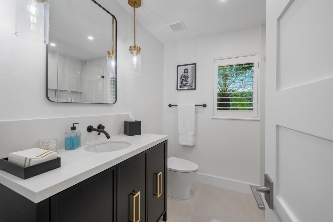 На продажу: $3,975,000 (3 спален, 2 ванн, 2101 Квадратных фут)