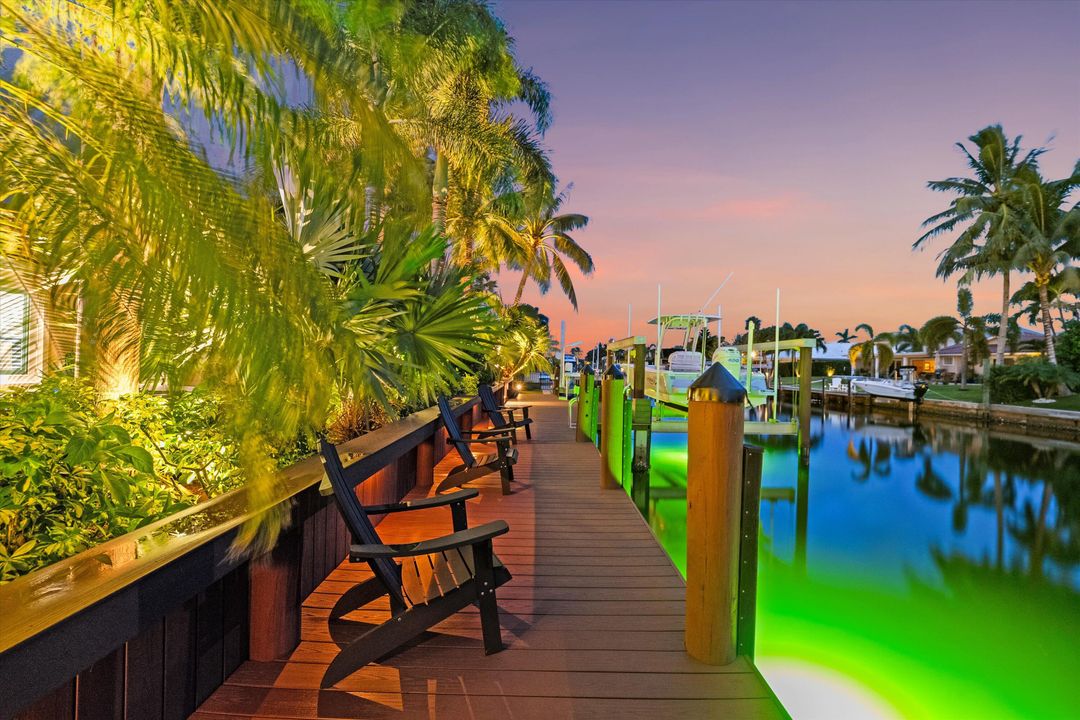 На продажу: $3,975,000 (3 спален, 2 ванн, 2101 Квадратных фут)