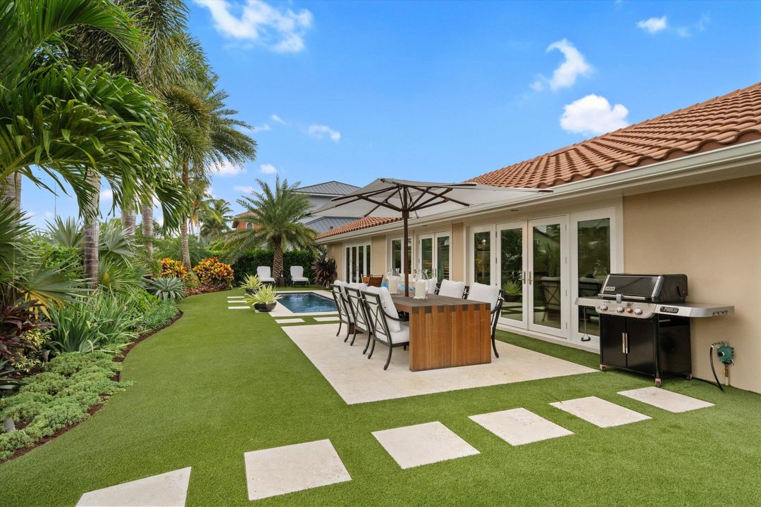 На продажу: $3,975,000 (3 спален, 2 ванн, 2101 Квадратных фут)