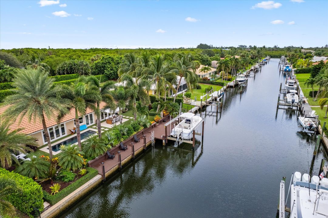 На продажу: $3,975,000 (3 спален, 2 ванн, 2101 Квадратных фут)