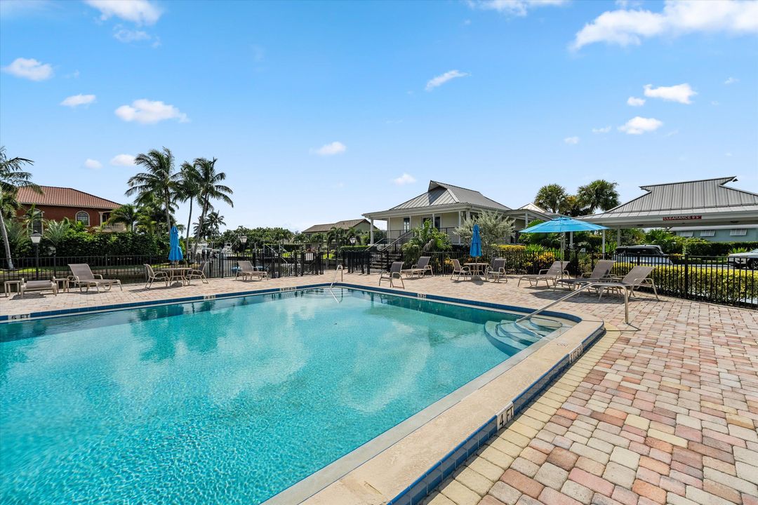 На продажу: $3,975,000 (3 спален, 2 ванн, 2101 Квадратных фут)