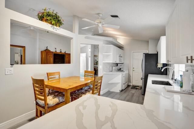 待售: $514,999 (3 贝兹, 2 浴室, 1325 平方英尺)