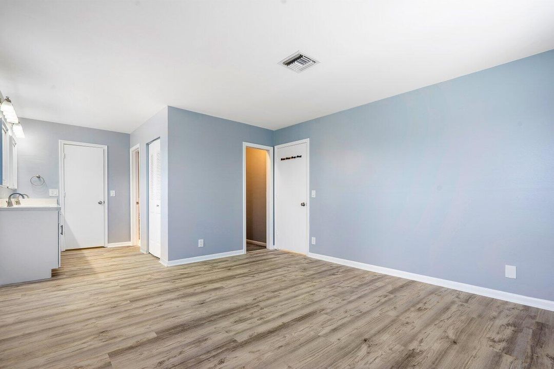 На продажу: $245,000 (2 спален, 2 ванн, 1335 Квадратных фут)