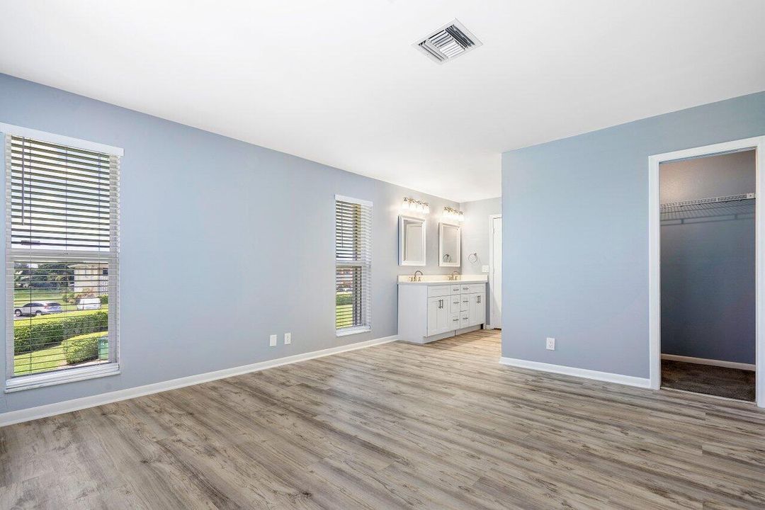 На продажу: $245,000 (2 спален, 2 ванн, 1335 Квадратных фут)