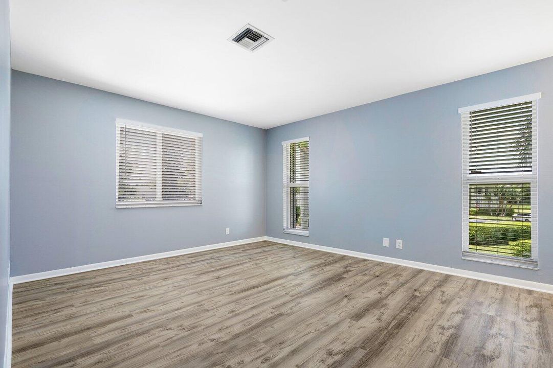 На продажу: $245,000 (2 спален, 2 ванн, 1335 Квадратных фут)