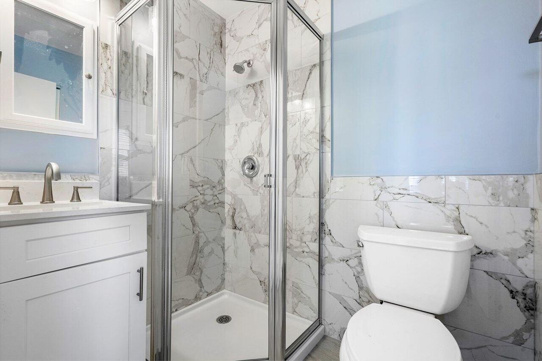 На продажу: $245,000 (2 спален, 2 ванн, 1335 Квадратных фут)