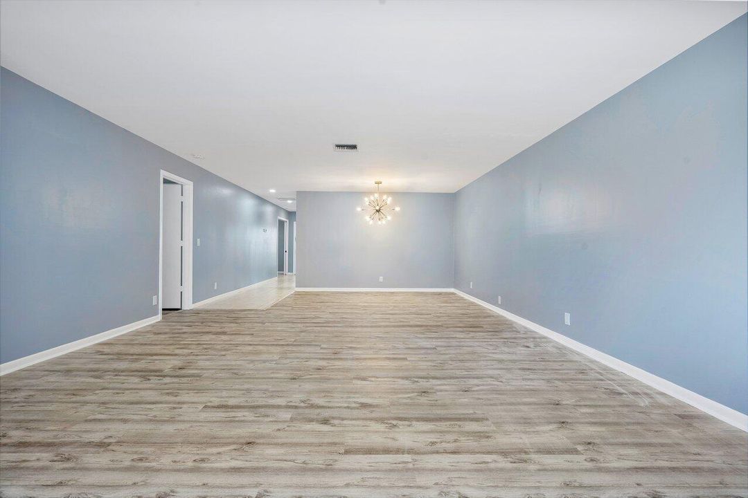 На продажу: $245,000 (2 спален, 2 ванн, 1335 Квадратных фут)