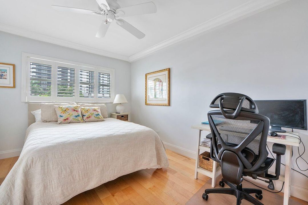 В аренду: $4,500 (2 спален, 2 ванн, 1201 Квадратных фут)