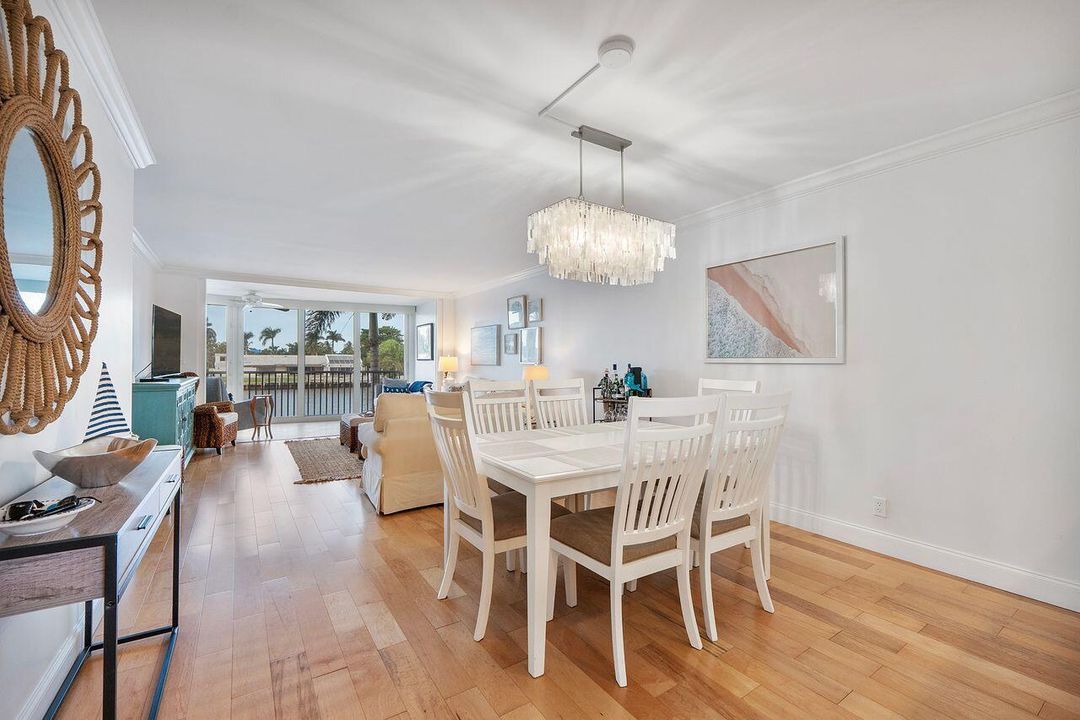 В аренду: $4,500 (2 спален, 2 ванн, 1201 Квадратных фут)