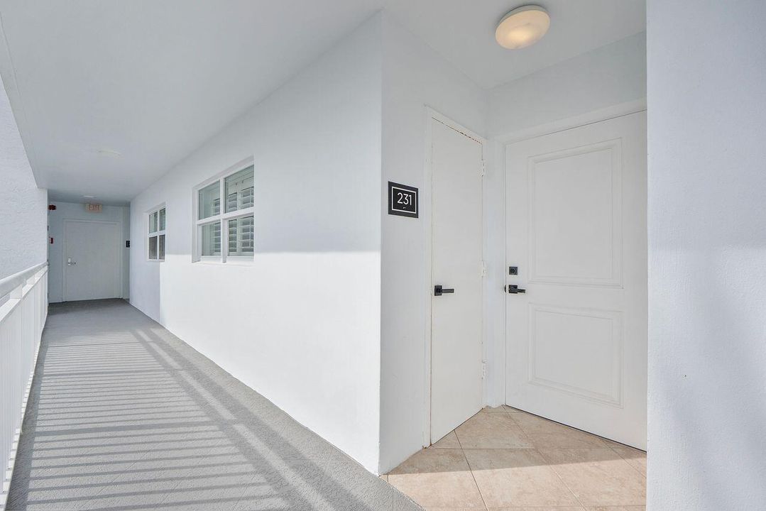 В аренду: $4,500 (2 спален, 2 ванн, 1201 Квадратных фут)