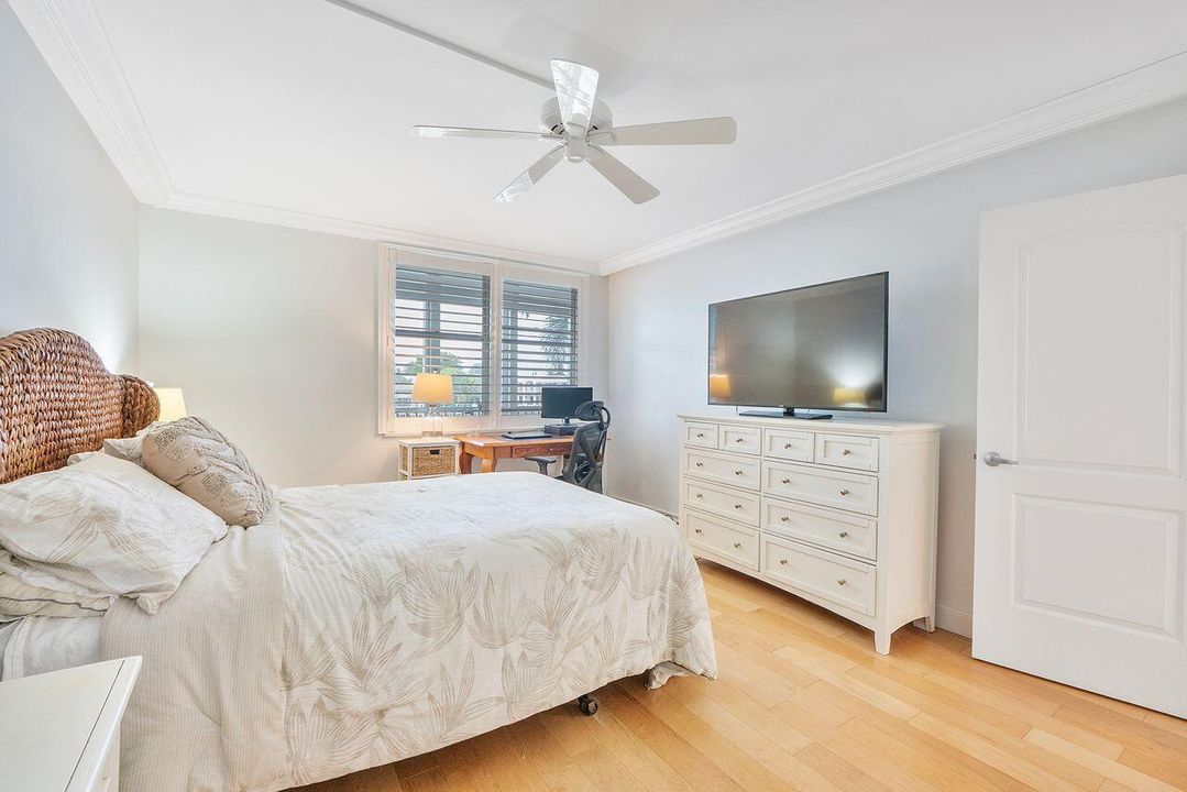 В аренду: $4,500 (2 спален, 2 ванн, 1201 Квадратных фут)