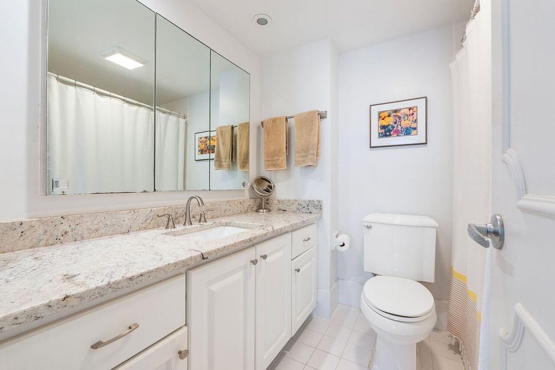 В аренду: $4,500 (2 спален, 2 ванн, 1201 Квадратных фут)