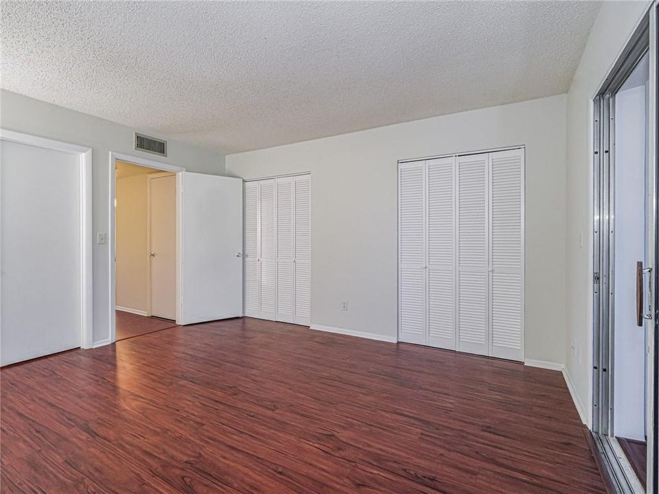 出租: $1,250 (1 贝兹, 1 浴室, 679 平方英尺)