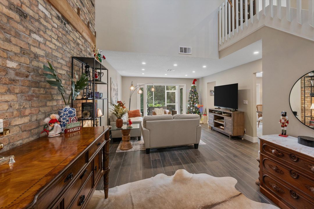 En Venta: $599,000 (3 camas, 2 baños, 1754 Pies cuadrados)