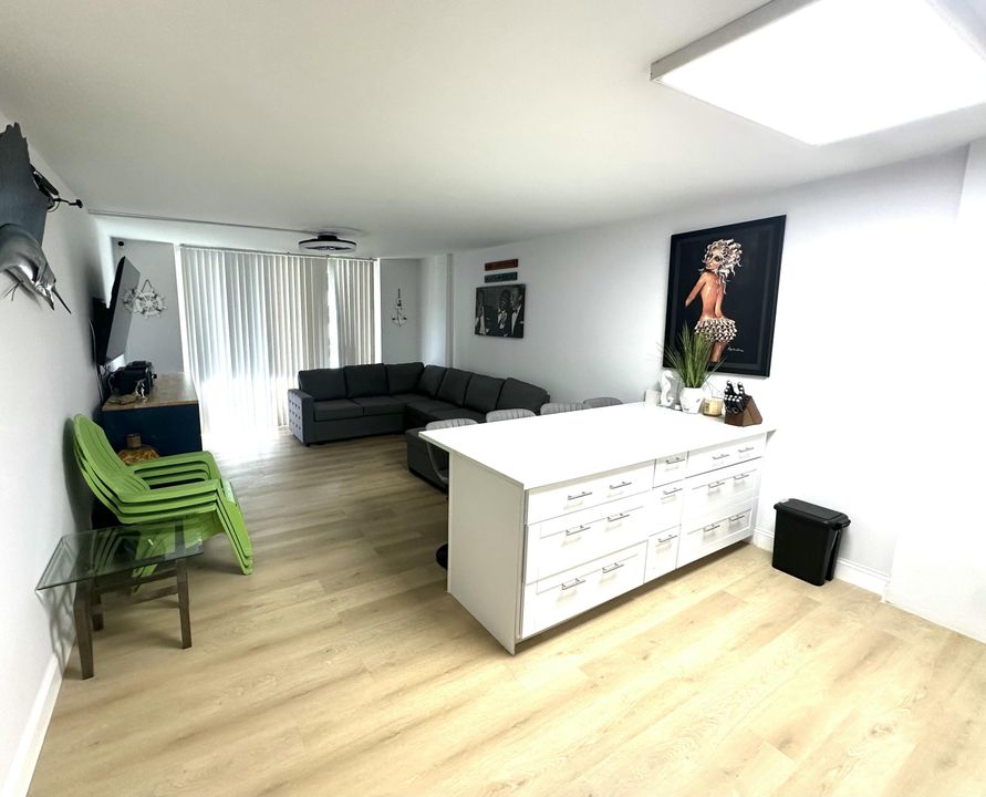 En Venta: $359,000 (1 camas, 1 baños, 785 Pies cuadrados)