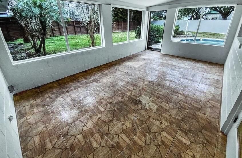 For Sale: $550,000 (3 beds, 3 baths, 1602 Square Feet)