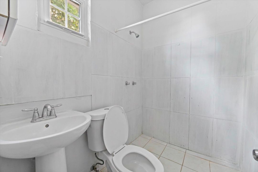 На продажу: $440,000 (3 спален, 1 ванн, 1399 Квадратных фут)