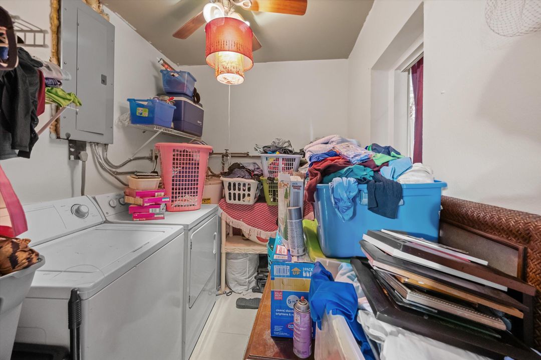 На продажу: $440,000 (3 спален, 1 ванн, 1399 Квадратных фут)