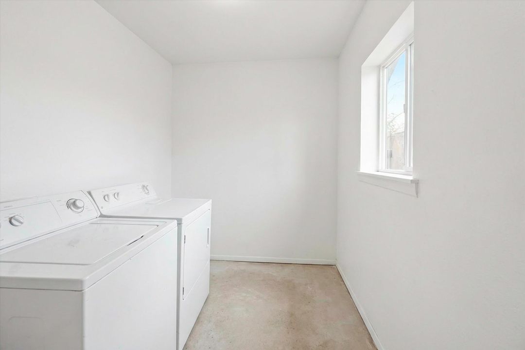 На продажу: $440,000 (3 спален, 1 ванн, 1399 Квадратных фут)