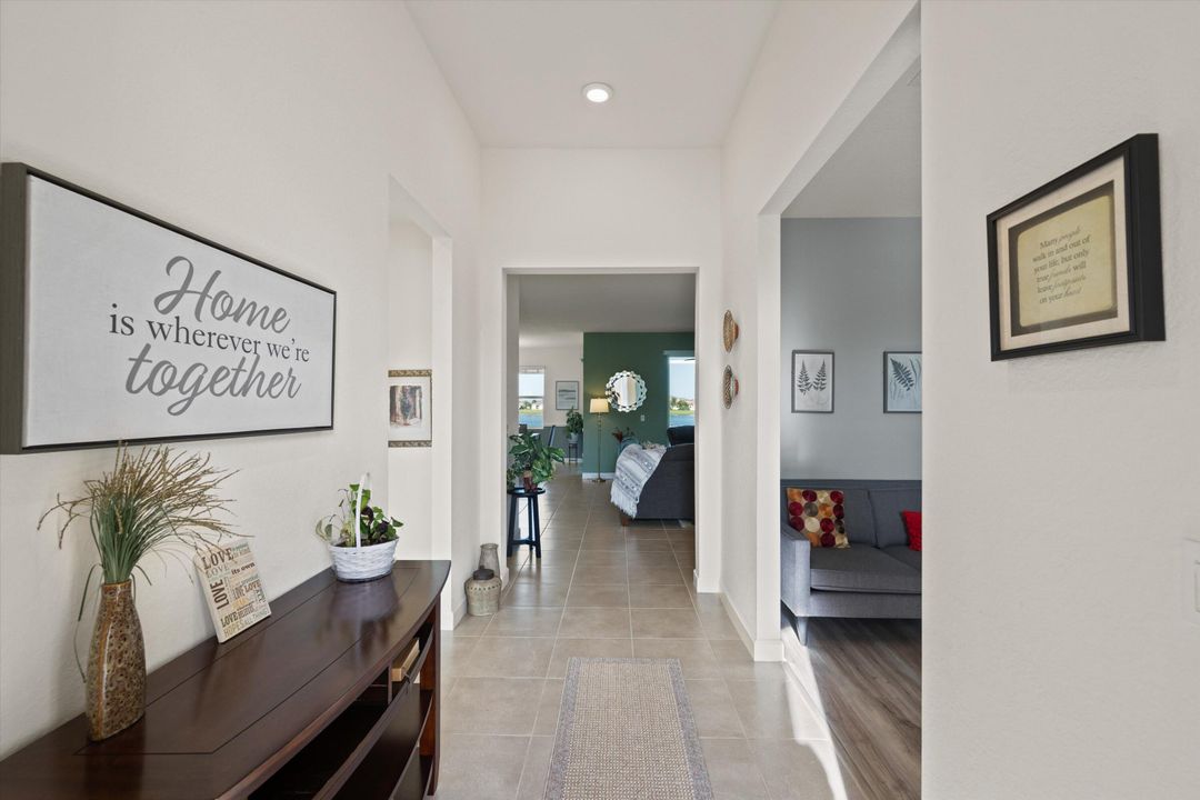 待售: $409,900 (3 贝兹, 3 浴室, 2210 平方英尺)