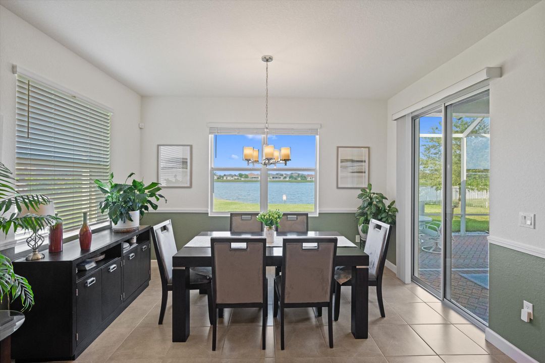 待售: $409,900 (3 贝兹, 3 浴室, 2210 平方英尺)