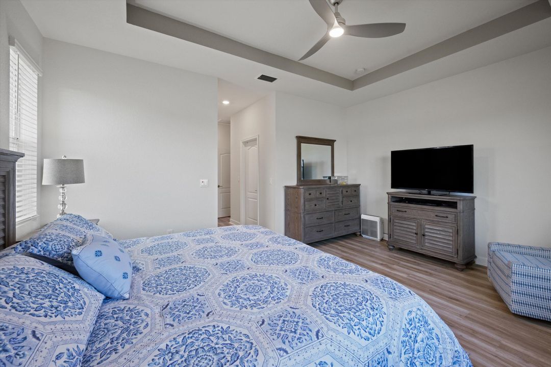 待售: $409,900 (3 贝兹, 3 浴室, 2210 平方英尺)