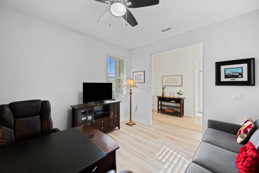 待售: $409,900 (3 贝兹, 3 浴室, 2210 平方英尺)