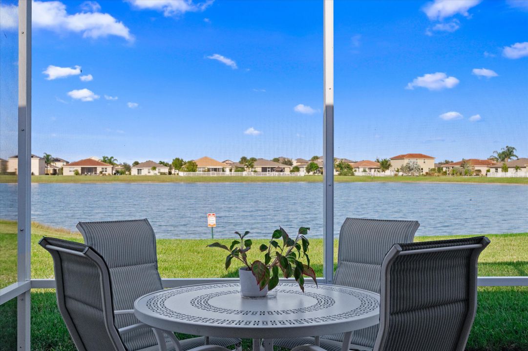 待售: $409,900 (3 贝兹, 3 浴室, 2210 平方英尺)