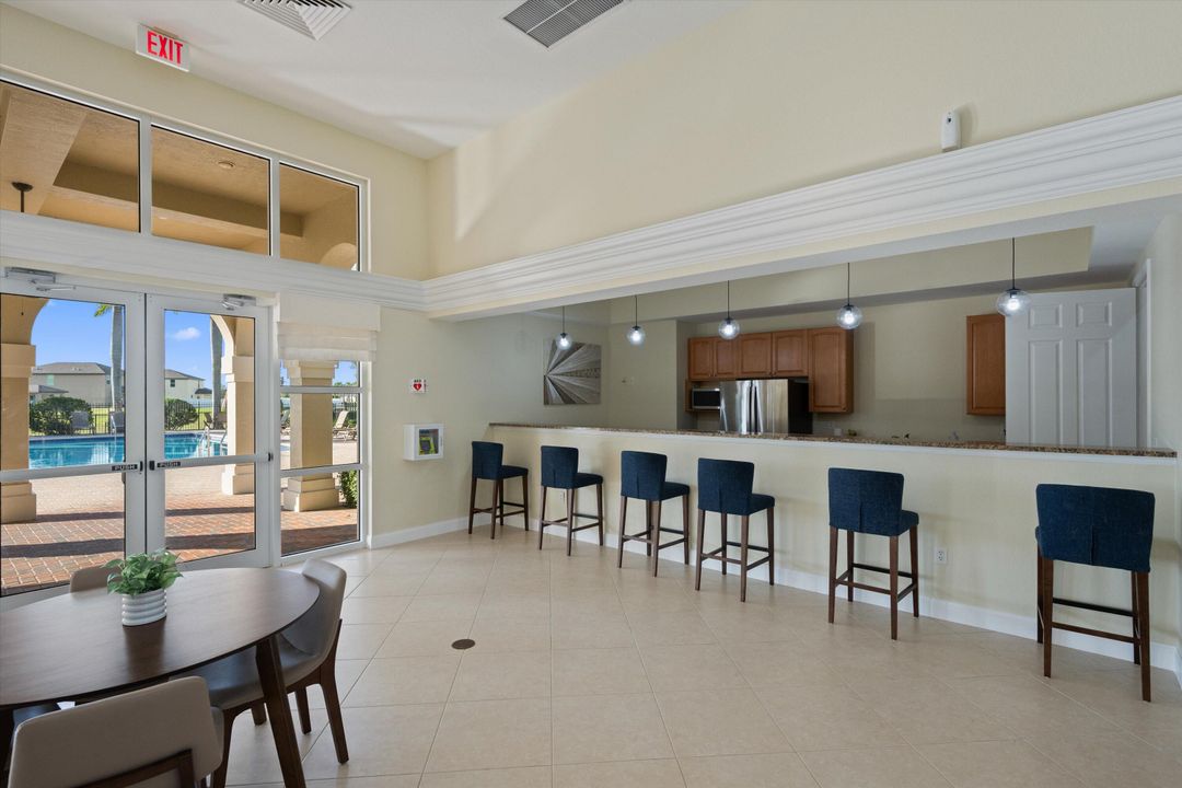 待售: $409,900 (3 贝兹, 3 浴室, 2210 平方英尺)