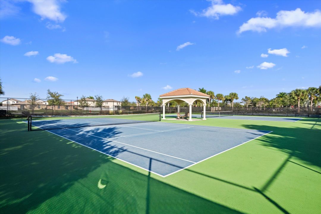 待售: $409,900 (3 贝兹, 3 浴室, 2210 平方英尺)