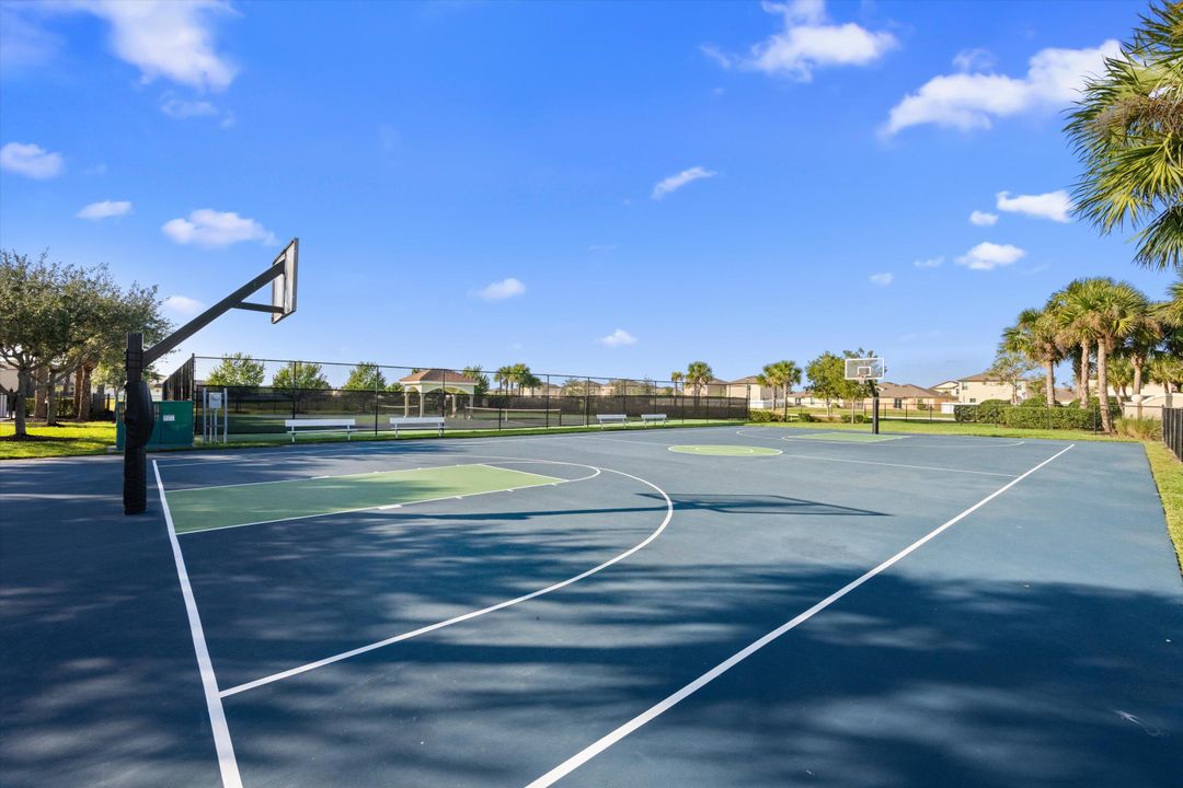 待售: $409,900 (3 贝兹, 3 浴室, 2210 平方英尺)