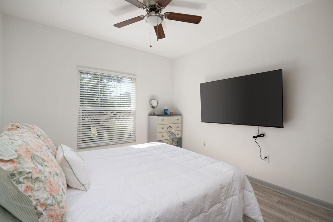 На продажу: $249,000 (2 спален, 2 ванн, 994 Квадратных фут)