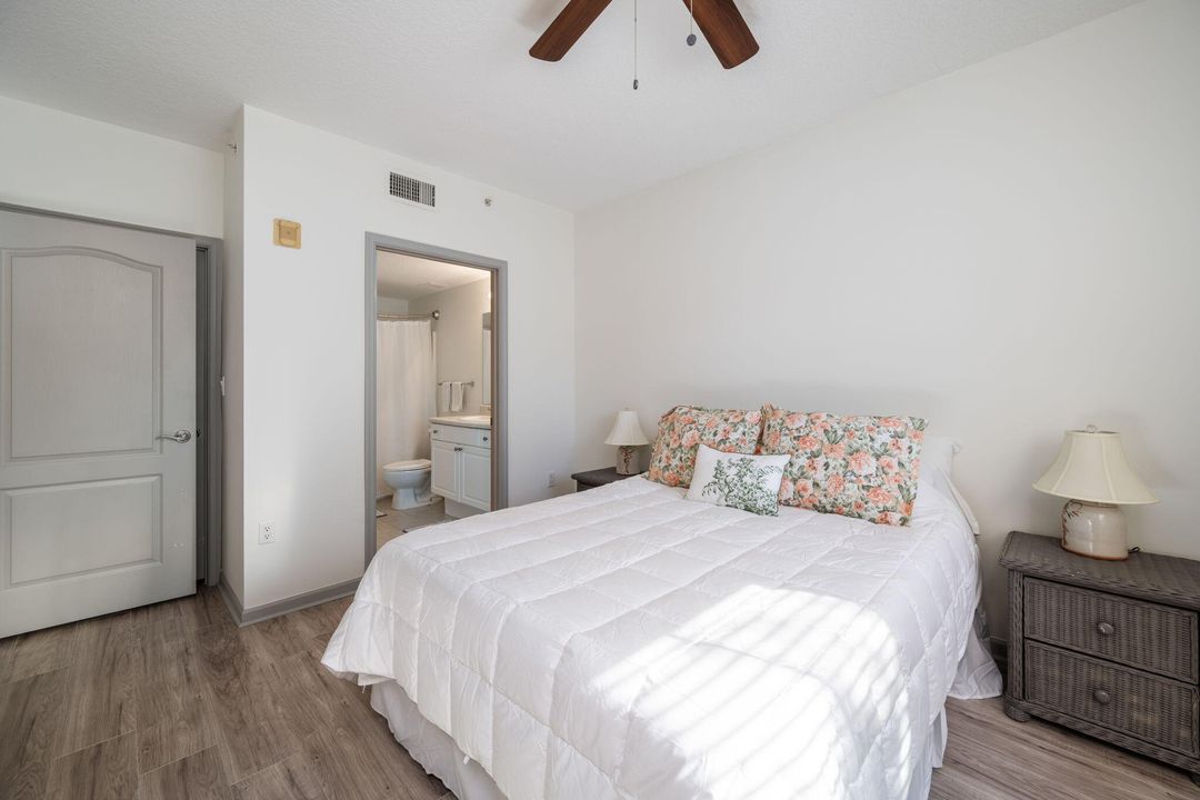 На продажу: $249,000 (2 спален, 2 ванн, 994 Квадратных фут)