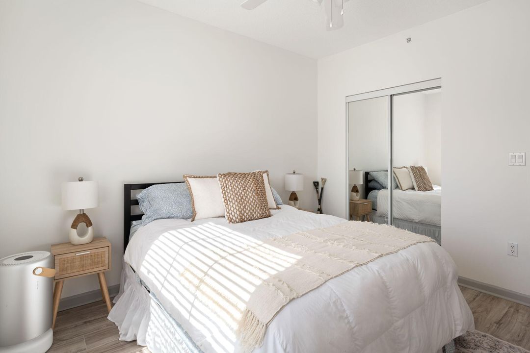 На продажу: $249,000 (2 спален, 2 ванн, 994 Квадратных фут)