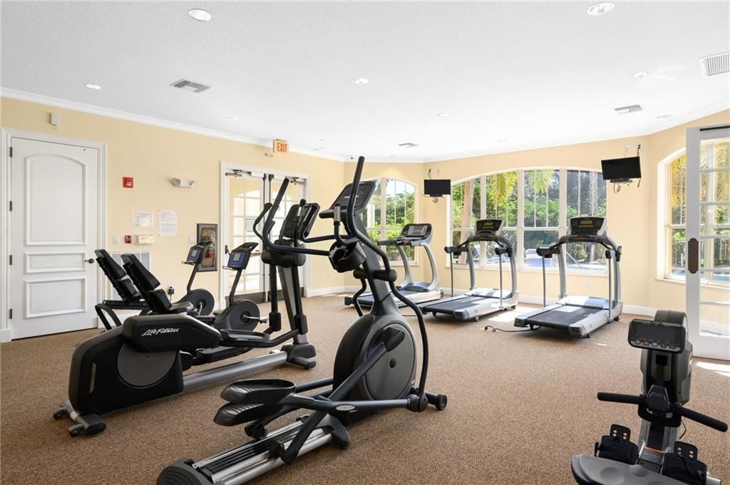 На продажу: $249,000 (2 спален, 2 ванн, 994 Квадратных фут)