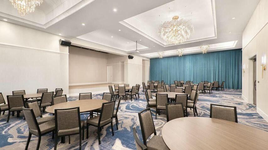 For Sale: $1,200,000 (3 beds, 2 baths, 2434 Square Feet)